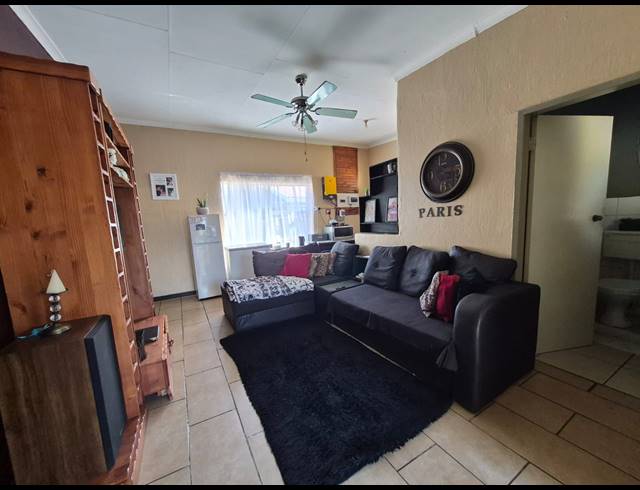 3 BEDROOM HOUSE FOR SALE IN GOLF PARK